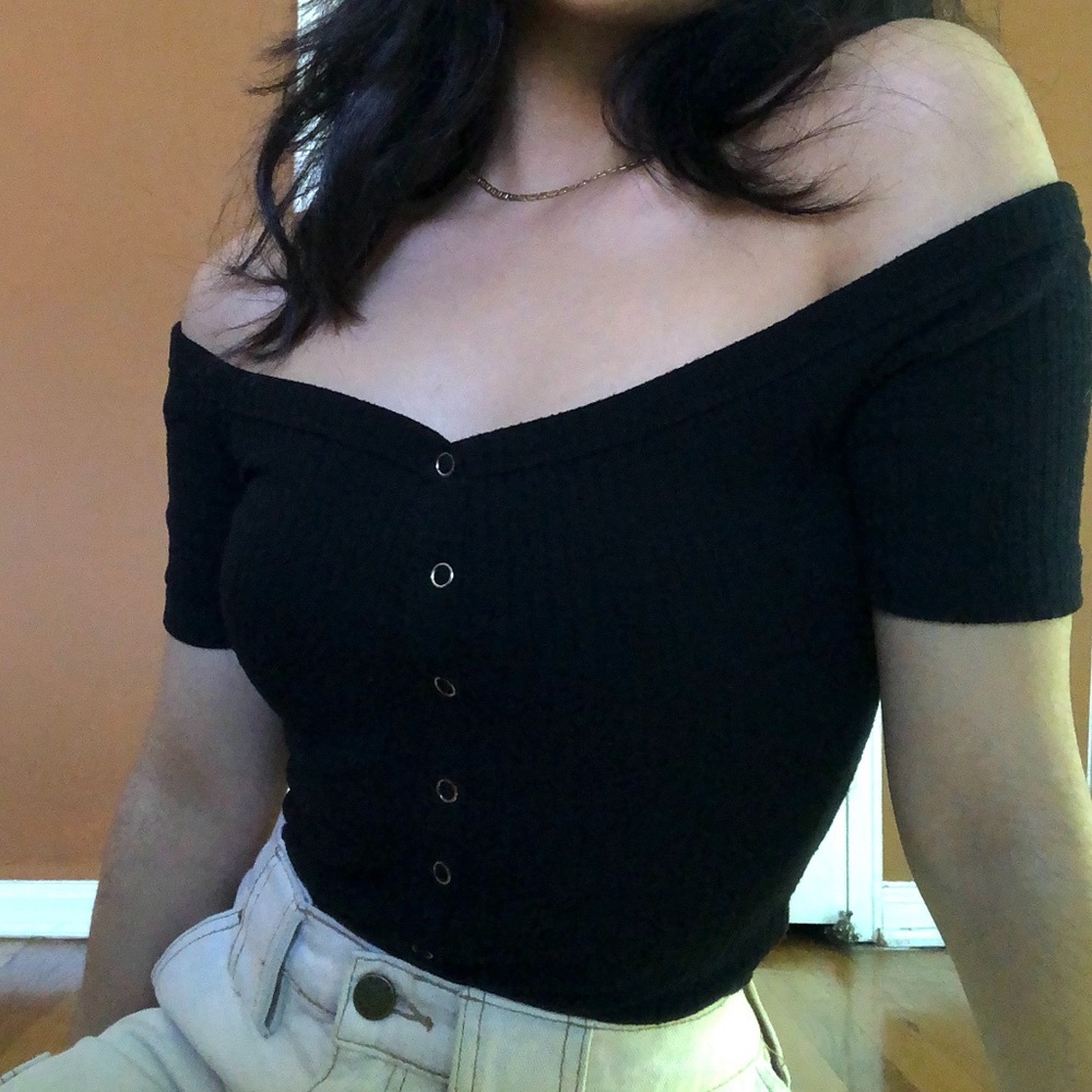 FOREVER 21 button crop top